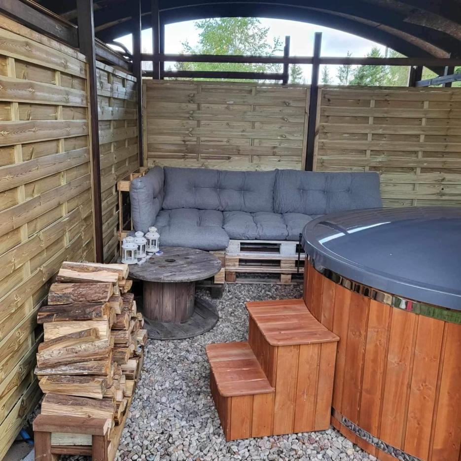 Willa Szymbark - Basen, Sauna, Balia, Jacuzzi, Dom Caloroczny W Szymbarku Esterno foto