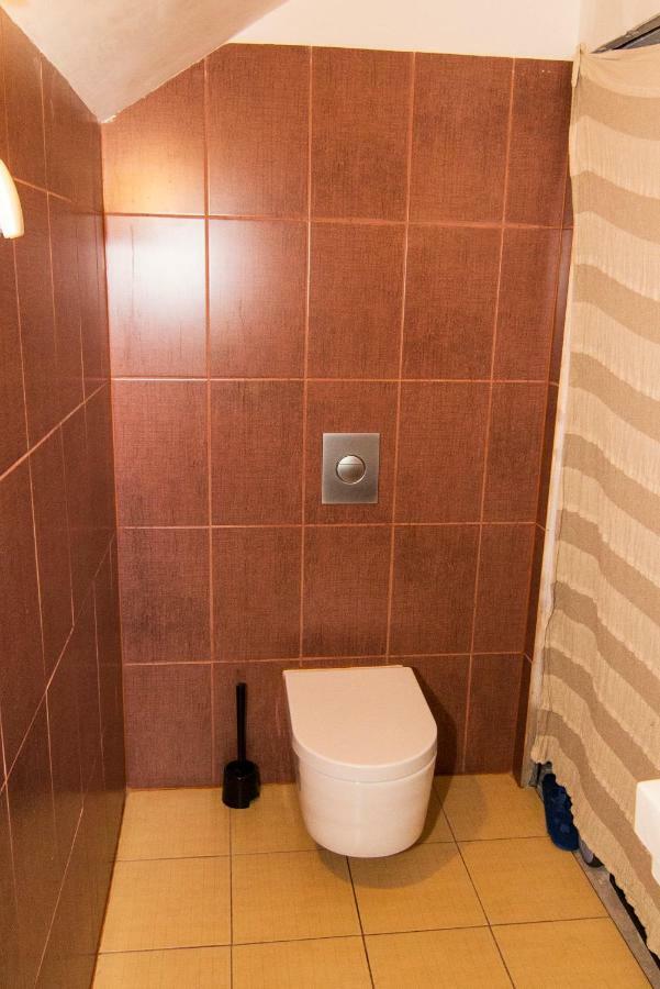 Willa Szymbark - Basen, Sauna, Balia, Jacuzzi, Dom Caloroczny W Szymbarku Esterno foto